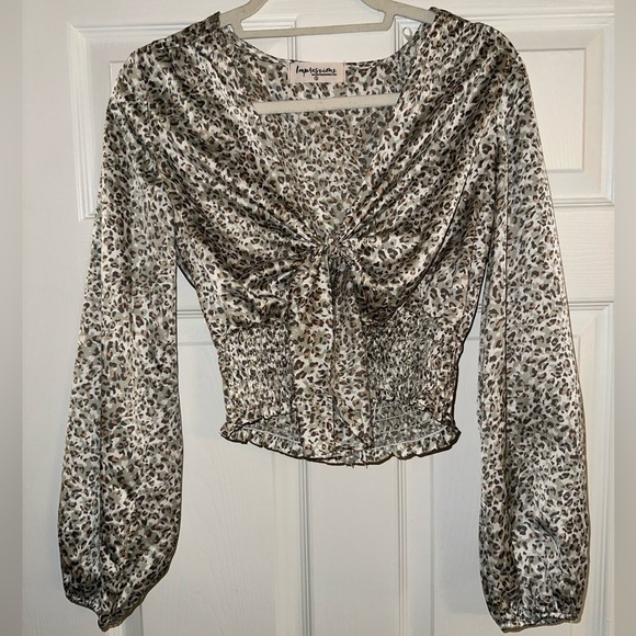 Green/Brown Leopard Long Sleeve Front Tie Elastic Waist Cropped Silk Boho Top - Picture 2 of 7